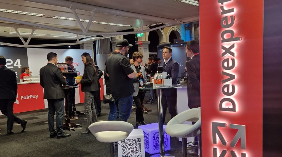 Summit Insights:将英伟达评级由买进下调至持有